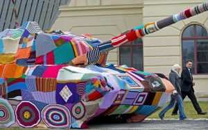 yarnbombed tank